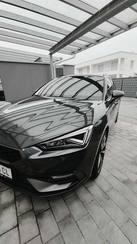 Grau Gebraucht 2020 Seat Leon ST FR Kombi | € 18.990 - Bild 1/4