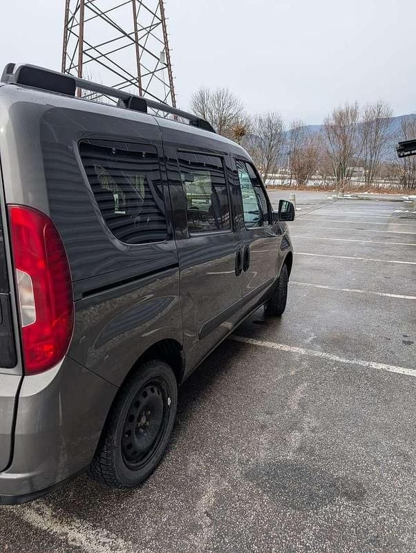 Gebraucht Fiat Doblò 120 PS (88 kW) 2015 Grau Van / Kleinbus