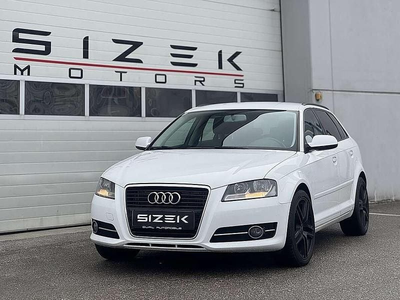 Gebraucht Audi A3 Comfort 105 PS (77 kW) 2011 Weiß Kleinwagen