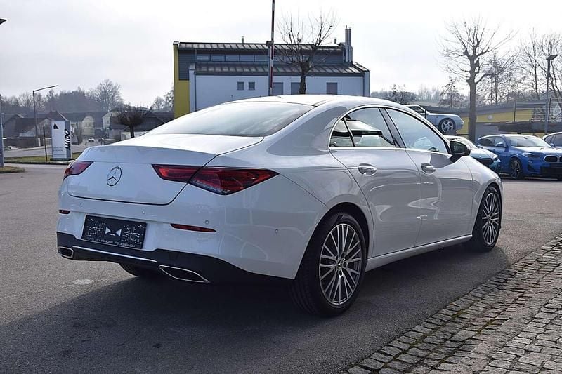 Gebraucht Mercedes CLA180 Progressive 116 PS (85 kW) 2022 Weiß Limousine