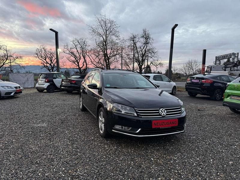 Gebraucht VW Passat Comfortline 105 PS (77 kW) 2012 Blau Kombi