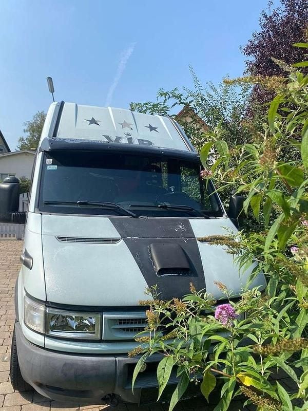 Blau Gebraucht 2006 Iveco Daily Van / Kleinbus | € 7.900 - Bild 1/4