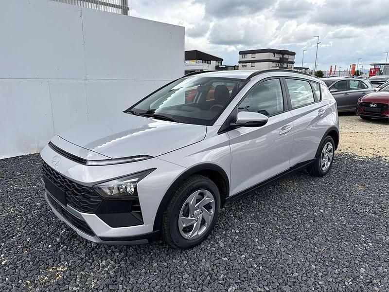 Grau Neu 2025 Hyundai Bayon Life SUV | € 24.717 (Guter Preis) - Bild 1/4