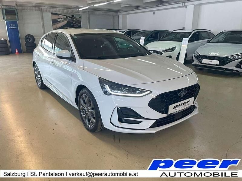 Gebraucht Ford Focus ST-Line 125 PS (91 kW) 2022 Weiß Kleinwagen