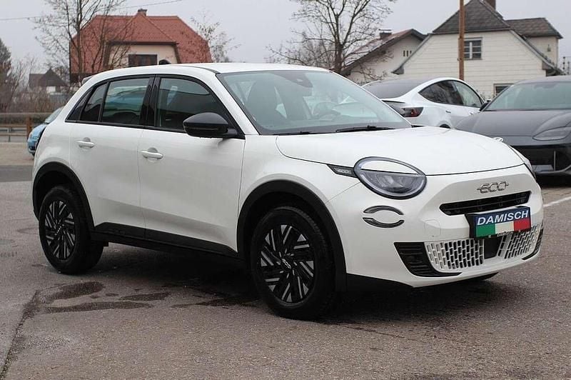 Gebraucht Fiat 600 101 PS (74 kW) 2024 Weiß SUV