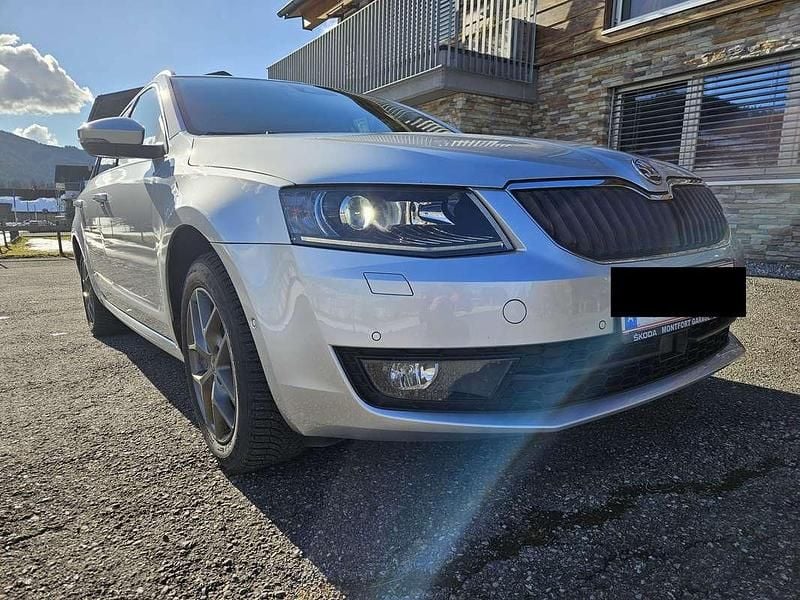 Gebraucht Skoda Octavia G-TEC Active 110 PS (80 kW) 2016 Silber Kombi