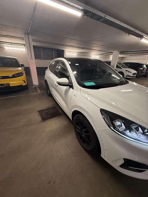 Gebraucht Ford Kuga ST-Line 120 PS (88 kW) 2021 Weiß SUV