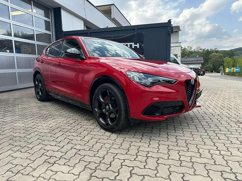 Rot Gebraucht 2023 Alfa Romeo Stelvio Veloce SUV | € 48.000 (Teuer) - Bild 1/4