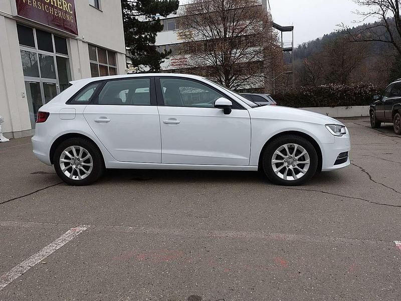 Gebraucht Audi A3 Design 105 PS (77 kW) 2013 Weiß Limousine