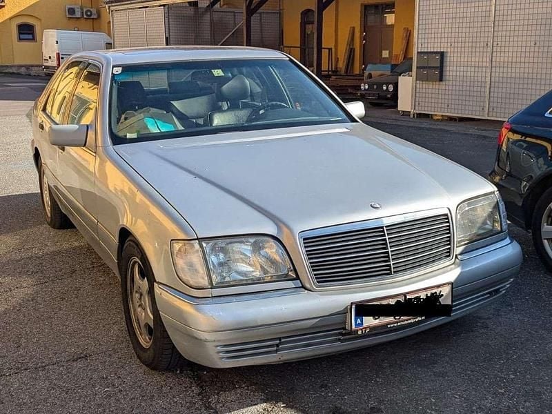 Silber Gebraucht 1996 Mercedes S320 Limousine | € 8.800 - Bild 1/4