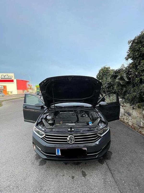 Gebraucht VW Passat 150 PS (110 kW) 2018 Grau Kombi