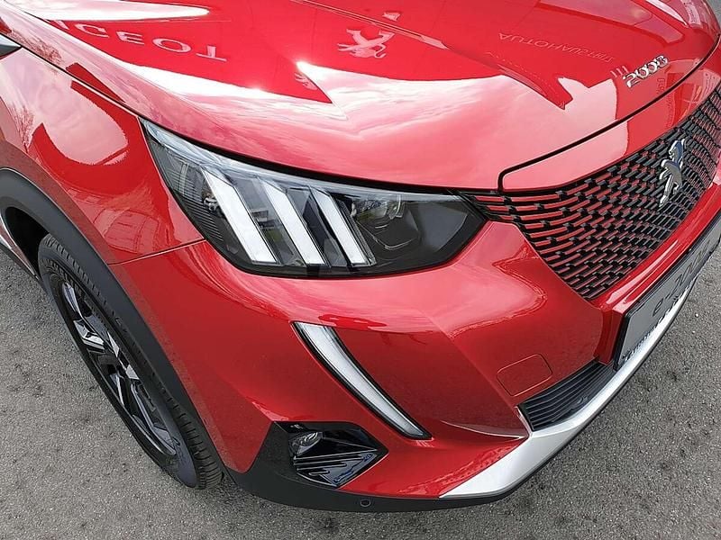 Gebraucht Peugeot e-2008 GT 100 kW (136 PS) 2022 Rot SUV