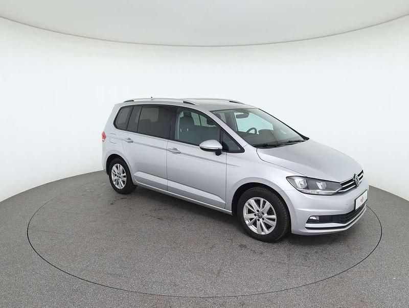 Gebraucht VW Touran Comfortline 150 PS (110 kW) 2022 Silber  metallic Van / Kleinbus