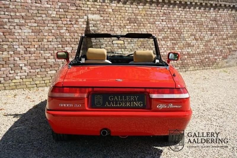 Gebraucht Alfa Romeo Spider 126 PS (92 kW) 1991 Rot Cabrio