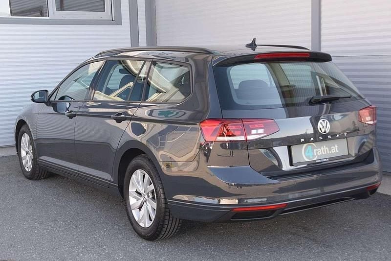 Gebraucht VW Passat 120 PS (88 kW) 2020 Grau Kombi