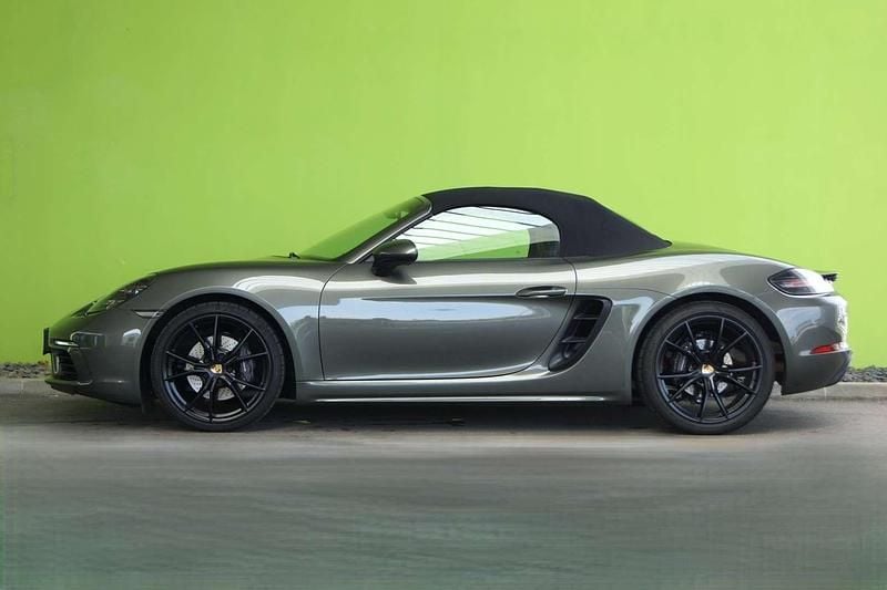 Gebraucht Porsche 718 Boxster 300 PS (220 kW) 2024 Dunkelgrün metallic Cabrio