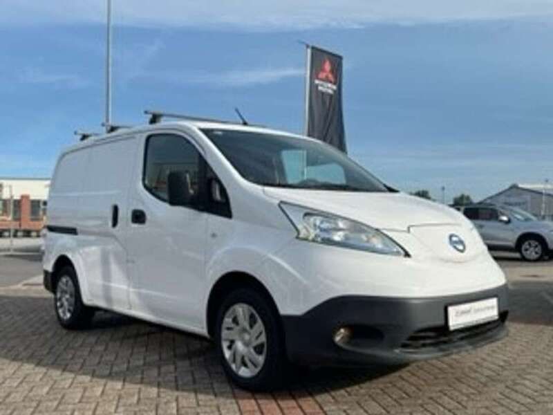Weiß Gebraucht 2016 Nissan e-NV200 Van | € 9.990 - Bild 1/4