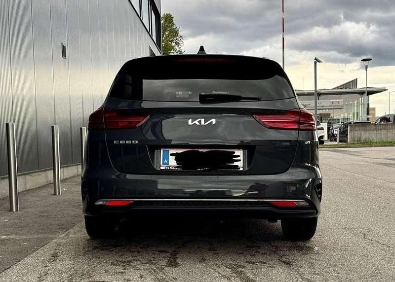 Gebraucht Kia Ceed Sportswagon Silver 120 PS (88 kW) 2021 Grau Kombi