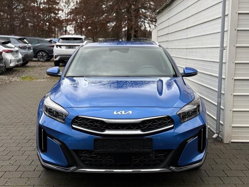 Neu Kia XCeed Gold 150 PS (110 kW) 2025 Grau SUV