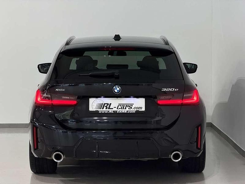 Gebraucht BMW 320e M Sport 204 PS (150 kW) 2022 Schwarz Kombi