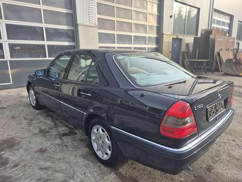 Gebraucht Mercedes C180 Elegance 121 PS (88 kW) 1995 Blau Limousine