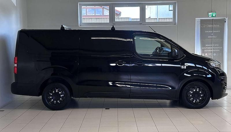 Gebraucht Peugeot Expert Premium 122 PS (89 kW) 2019 Schwarz Van