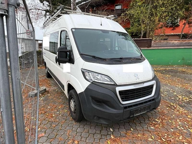 Weiß Gebraucht 2019 Peugeot Boxer Van | € 14.990 (Etwas zu teuer) - Bild 1/4