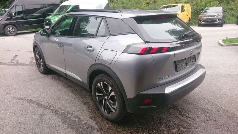 Gebraucht Peugeot e-2008 Allure 57 kW (78 PS) 2020 SUV