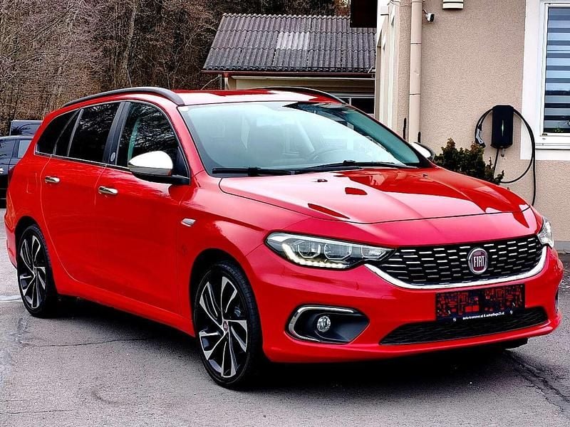 Gebraucht Fiat Tipo Mirror 120 PS (88 kW) 2019 Rot Kombi