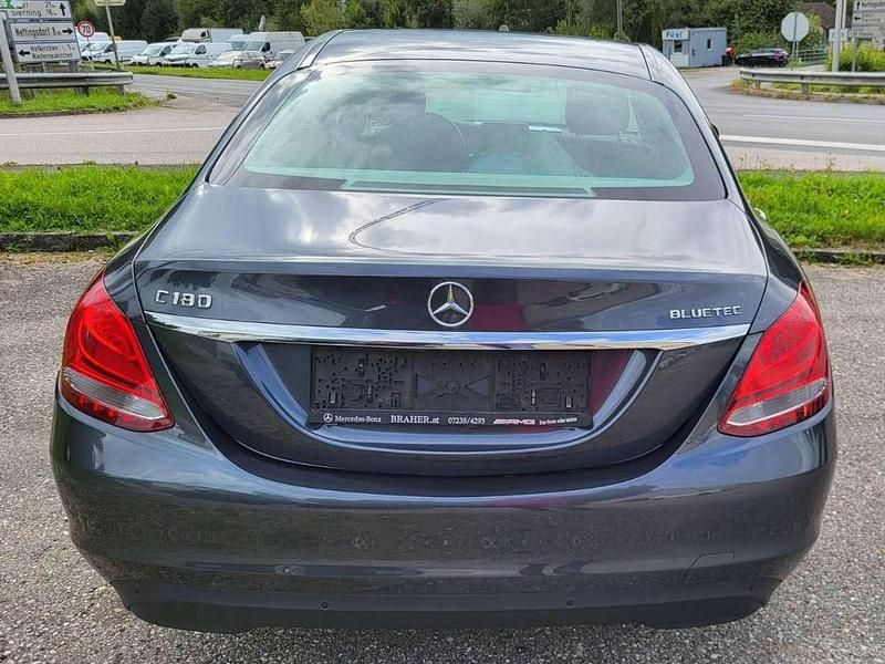 Gebraucht Mercedes C180 116 PS (85 kW) 2015 Grau Limousine