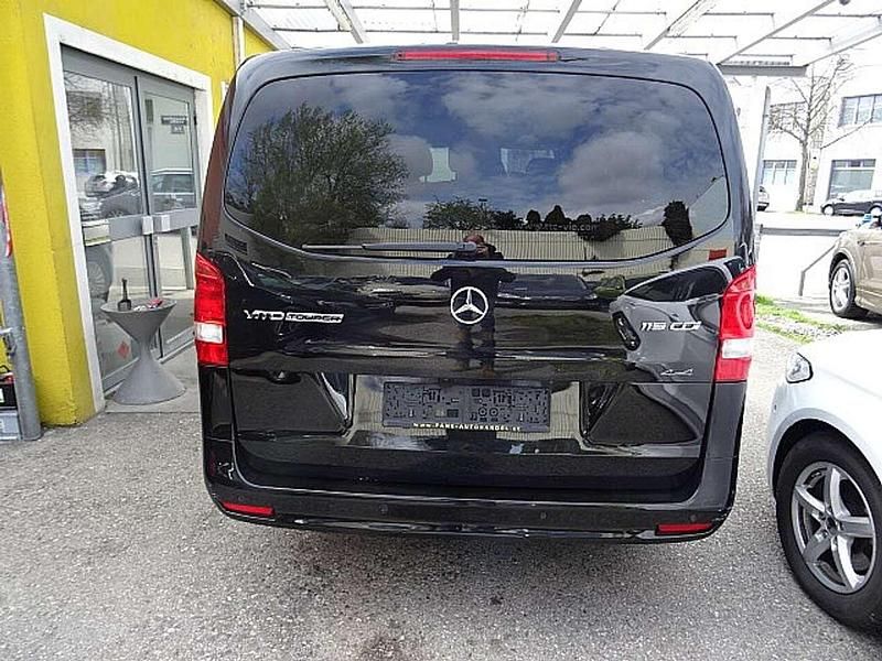Gebraucht Mercedes Vito 190 PS (139 kW) 2022 Schwarz Van