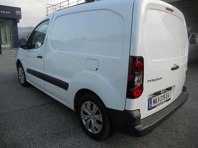 Gebraucht Peugeot Partner Business-Line 99 PS (72 kW) 2018 Weiß Van / Kleinbus