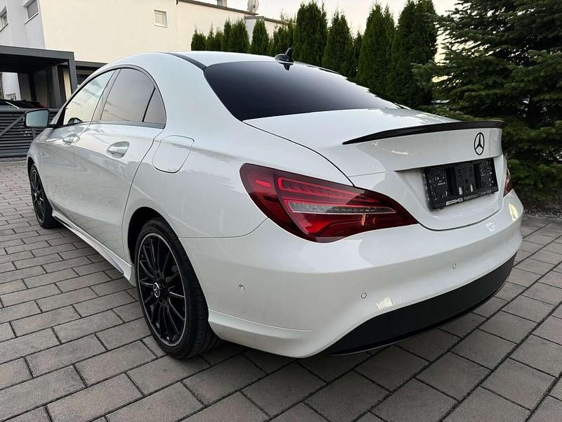 Gebraucht Mercedes CLA200 136 PS (100 kW) 2017 Weiß Coupé