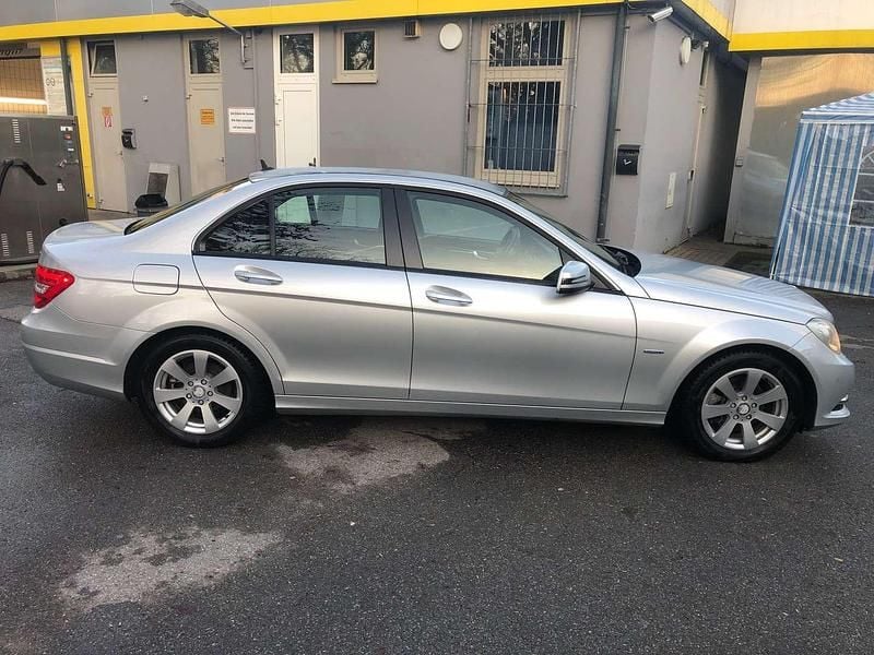 Silber Gebraucht 2012 Mercedes C180 Limousine | € 12.390 (Etwas zu teuer) - Bild 1/4