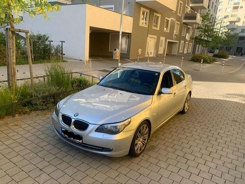 Gebraucht BMW 520 163 PS (119 kW) 2008 Silber Limousine