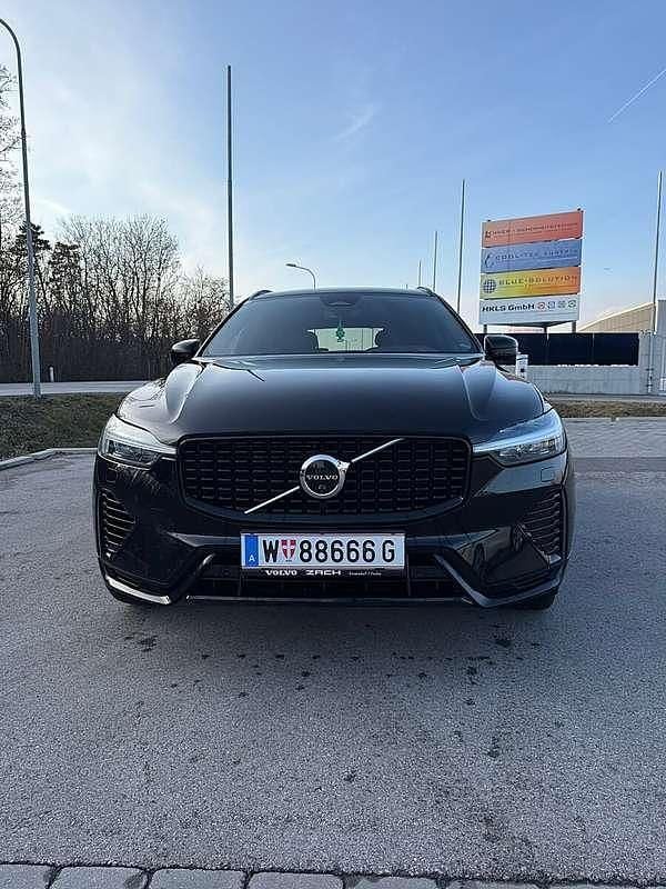 Gebraucht Volvo XC60 Plus 253 PS (186 kW) 2023 Schwarz SUV