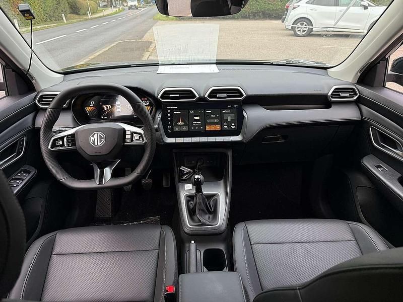 Neu MG ZS 116 PS (85 kW) 2025 Grün Limousine