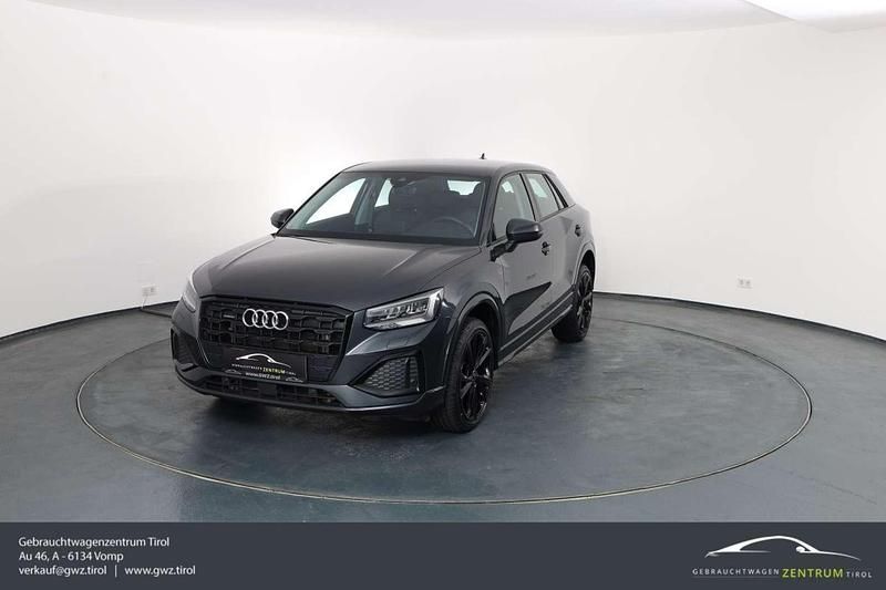 Grau Gebraucht 2022 Audi Q2 S-Line SUV | € 30.990 (Fairer Preis) - Bild 1/4