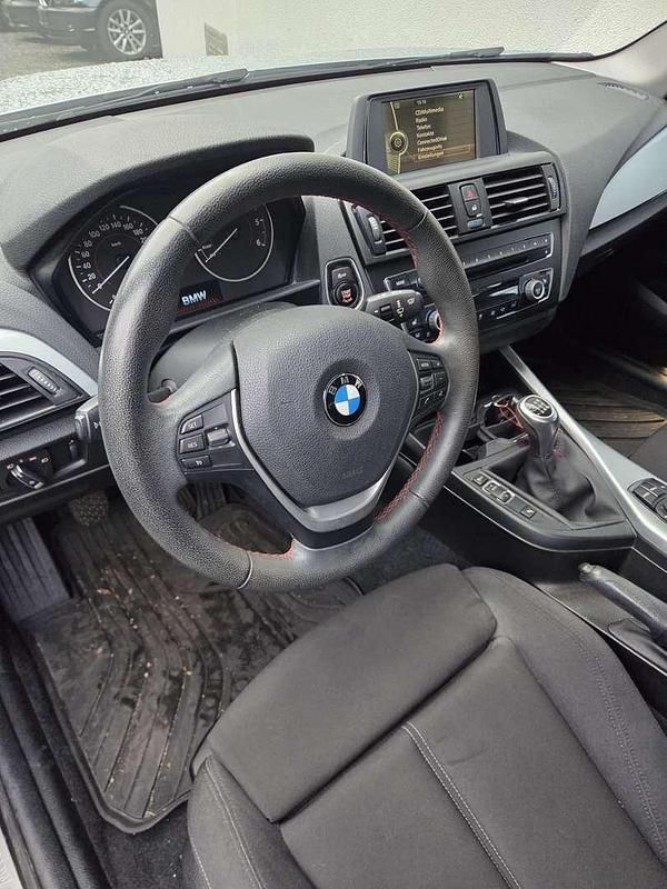 Gebraucht BMW 118 143 PS (105 kW) 2014 Silber Kleinwagen