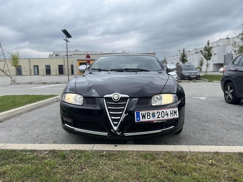 Gebraucht 2010 Alfa Romeo GT Distinctive Coupé | € 6.000 - Bild 1/4
