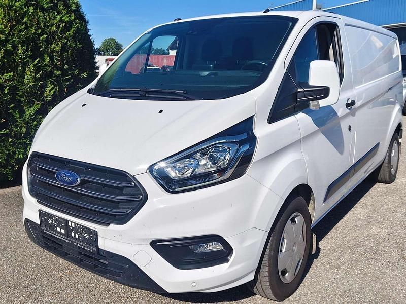 Weiß Gebraucht 2018 Ford Transit Custom Van | € 13.990 (Guter Preis) - Bild 1/3