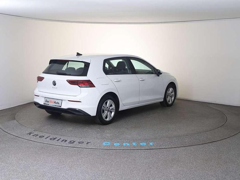 Gebraucht VW Golf VIII Life 116 PS (85 kW) 2022 Weiss  normal Limousine