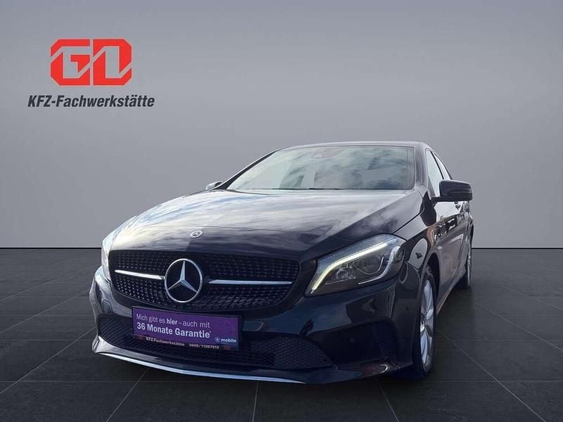 Schwarz Gebraucht 2017 Mercedes A180 Style Limousine | € 15.380 (Fairer Preis) - Bild 1/4