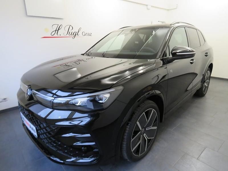 Neu VW Tiguan Sport 150 PS (110 kW) 2026 Schwarz  metallic SUV