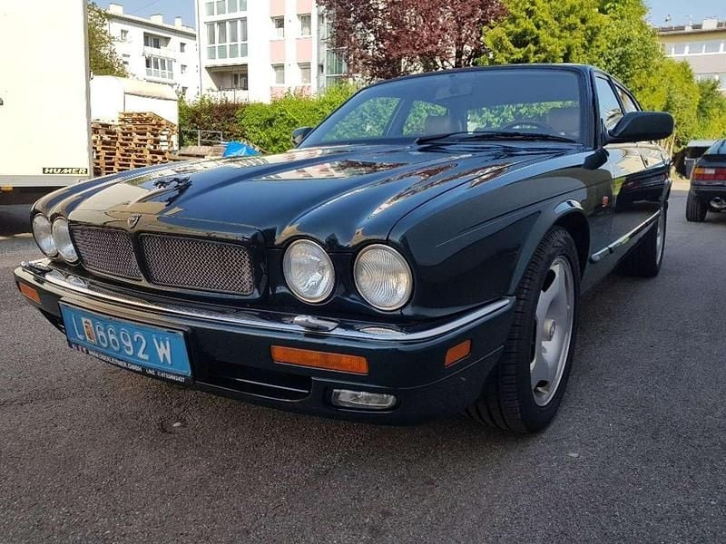 Grün Gebraucht 1995 Jaguar XJR S Limousine | € 19.900 - Bild 1/4