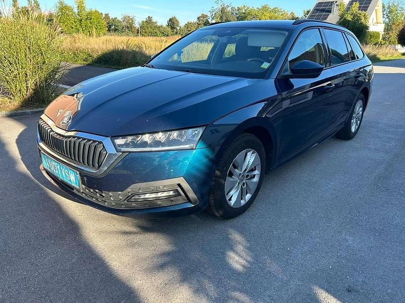 Blau Gebraucht 2022 Skoda Octavia Ambition Kombi | € 14.990 (Superpreis) - Bild 1/4