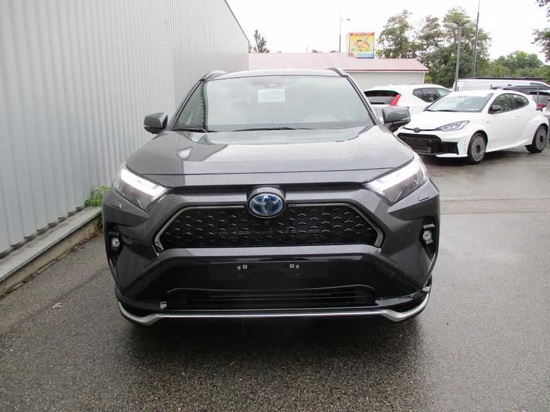 Neu Toyota RAV4 Hybrid Style 185 PS (136 kW) 2025 SUV