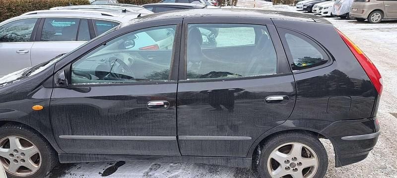 Gebraucht Nissan Almera Tino Comfort 114 PS (83 kW) 2002 Van / Kleinbus