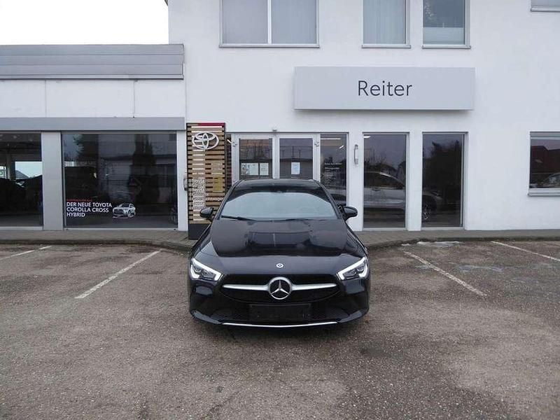 Schwarz Gebraucht 2021 Mercedes CLA180 Limousine | € 24.990 (Guter Preis) - Bild 1/4