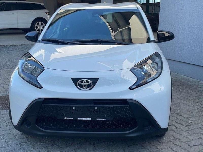 Schwarz Gebraucht 2024 Toyota Aygo X Play SUV | € 16.299 (Fairer Preis) - Bild 1/4